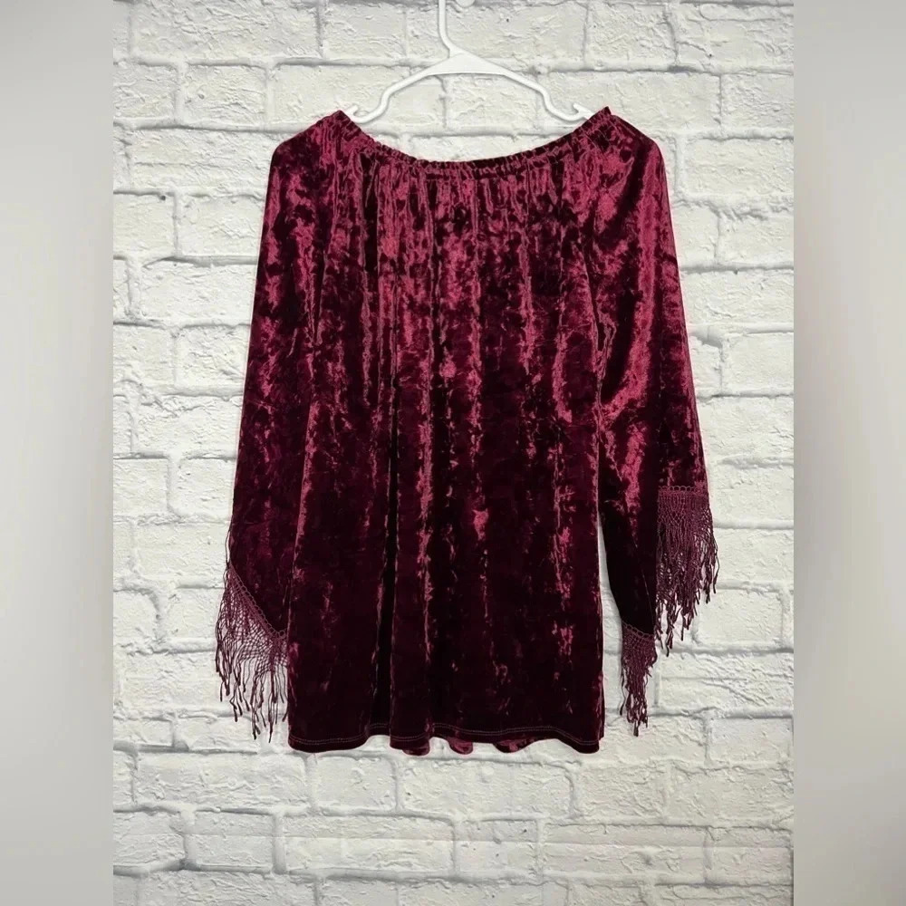 Melissa Paige Burgundy Crushed Velvet Crochet Lace Sleeve Peasant Top Medium. - Picture 3 of 8